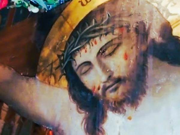 Σήμερον κρεμάται επί&nbsp;ξύλου