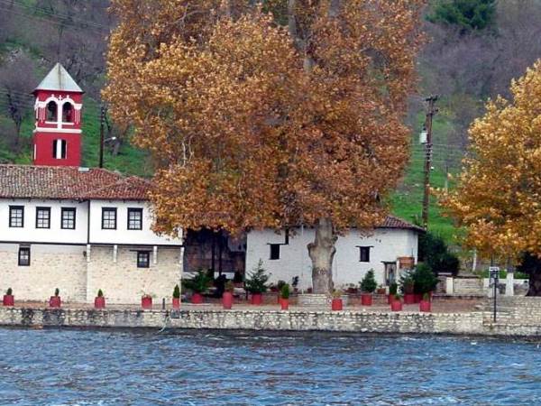 Παναγία Μαυριώτισσα Καστοριάς – Η Κυρά της&nbsp;λίμνης