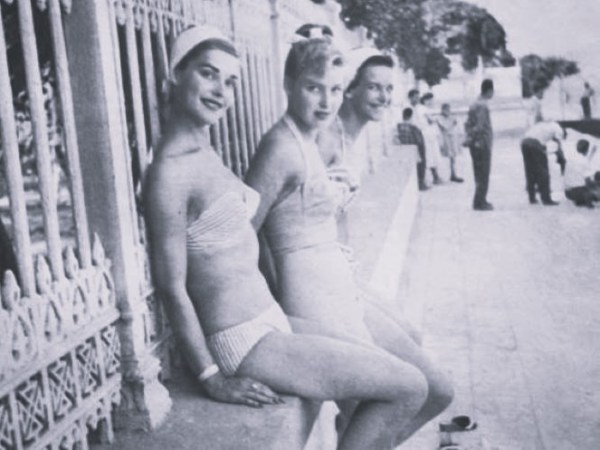 Οδηγίαι προς λουομένους…