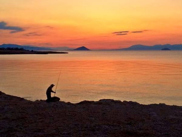 Απάνω σε μιαν έρημη ακροθαλασσιά… Να ποιος είναι ο παράδεισος όπου&nbsp;ήρθα…