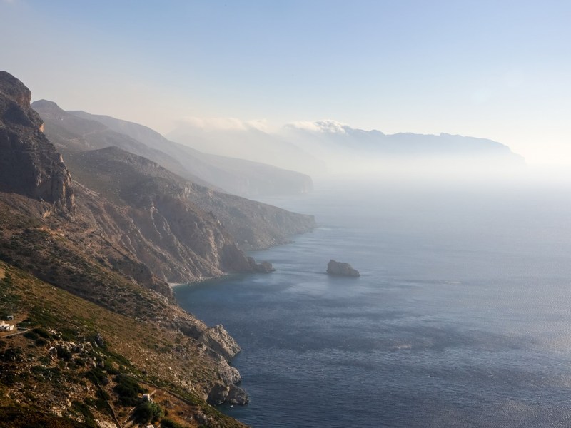 Πάνω από σύννεφα, πάνω από θάλασσες κι από&nbsp;στεριές…