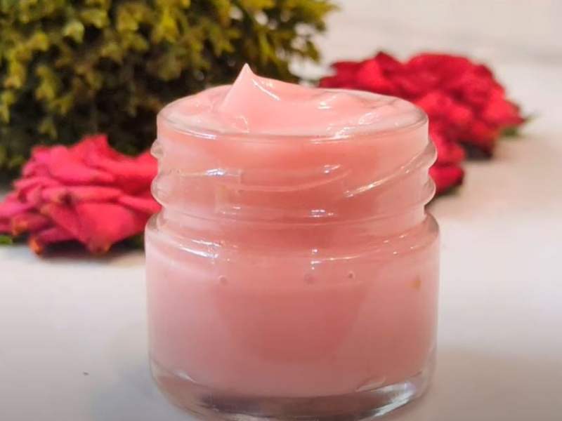 8 σπιτικές, φυσικές συνταγές για ενυδατικές&nbsp;κρέμες