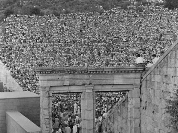 Επίδαυρος 1956 – Η παράσταση της Αντιγόνης που άφησε&nbsp;εποχή