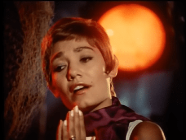 Σαν βασιλικός θα ανθίσει! Αποχαιρετισμός σε μια μεγάλη&nbsp;φωνή